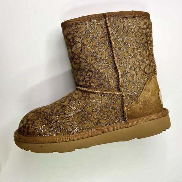 UGG Classic II Kids Glitter Leopard Boots Chestnut 13 - Picture 9 of 14